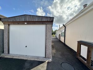 Photo 25- click for photo gallery